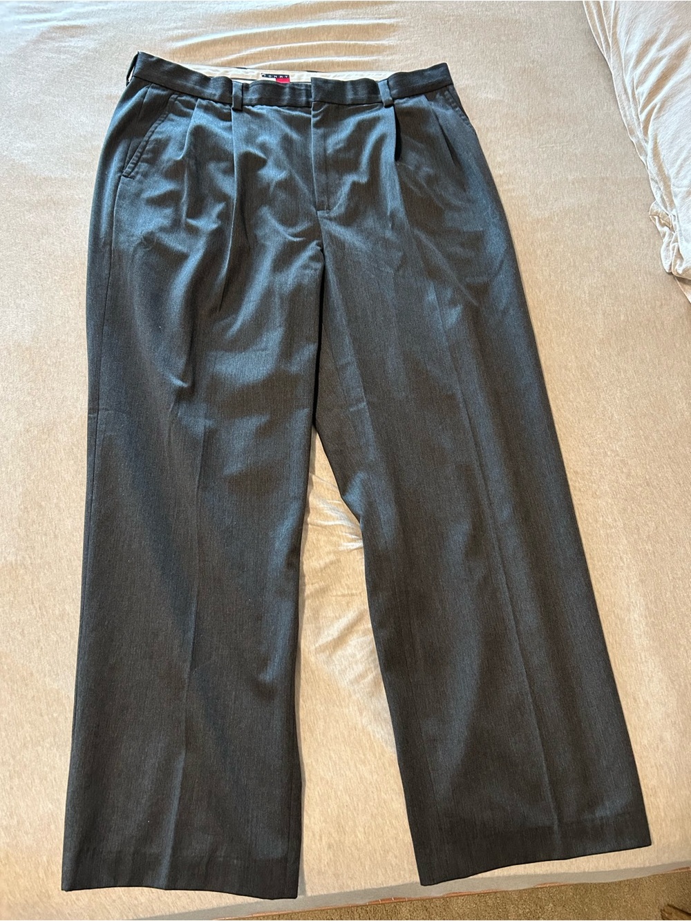 Classic Men's Tommy Hilfiger Dress Pants in Dark Gray size 36x30